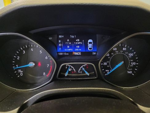 Used 2015 Ford Focus SE w/ SE Sport Package FWD image 23