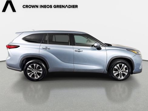 Used 2020 Toyota Highlander XLE FWD image 4