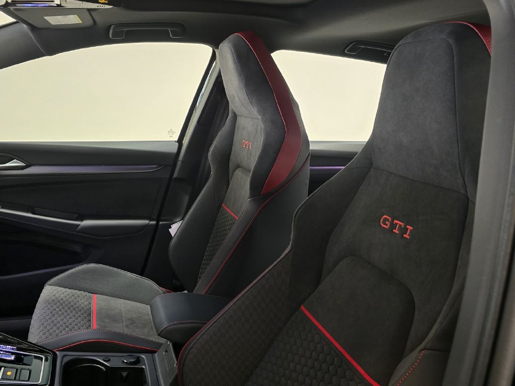 New 2026 Volkswagen GTI SE FWD image 21