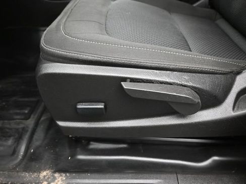 Used 2022 Chevrolet Colorado LT w/ Fleet Safety Package AWD/4WD image 17