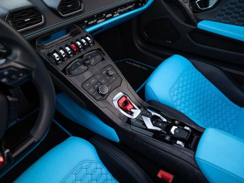 Used 2017 Lamborghini Huracan LP 610-4 AWD/4WD image 33