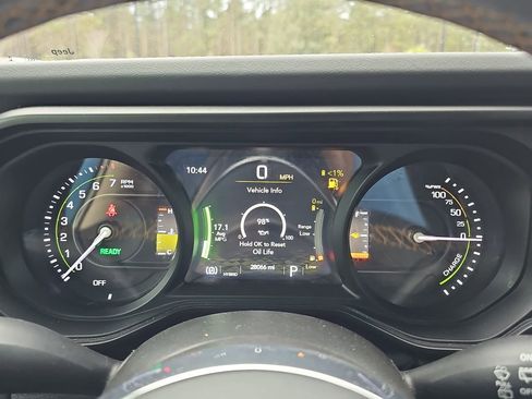 Used 2024 Jeep Wrangler Unlimited Sahara w/ Technology Group image 25