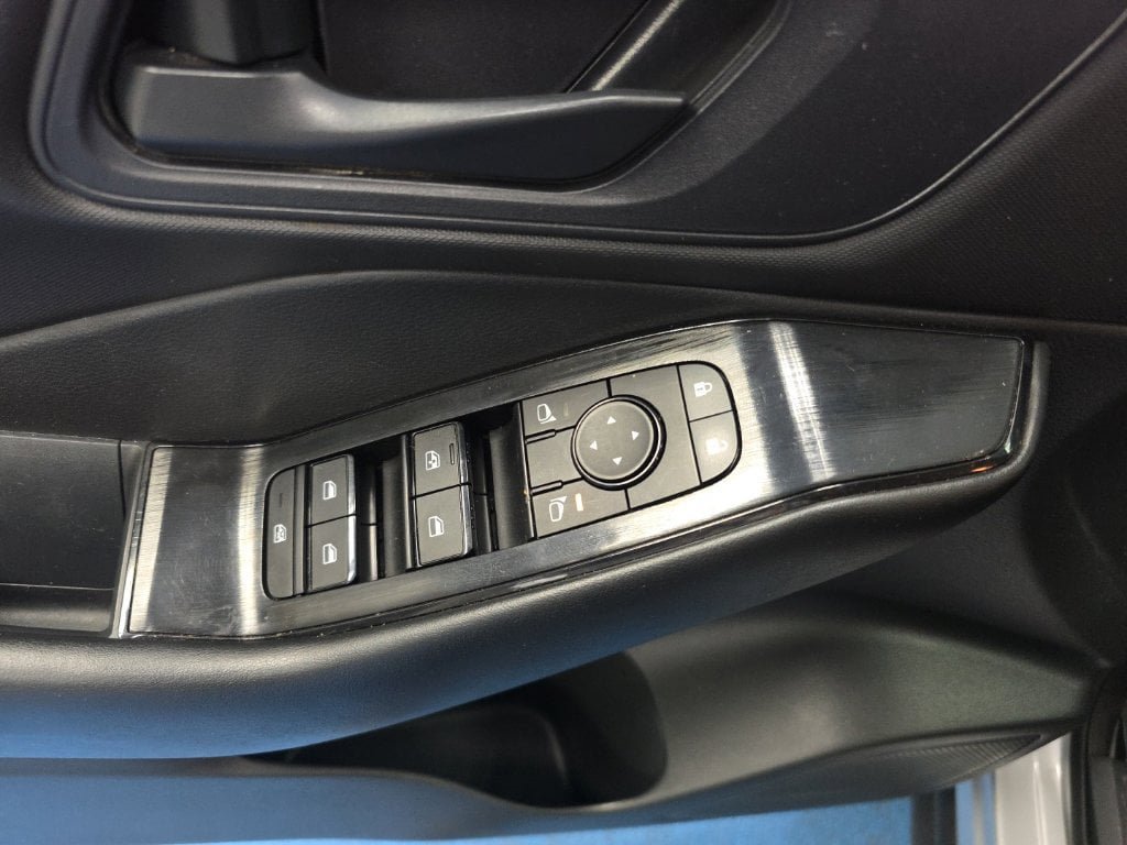 Used 2024 Nissan Rogue S AWD/4WD image 15