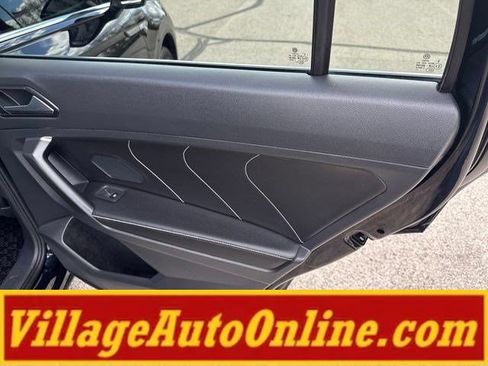Used 2022 Volkswagen Tiguan SE w/ Panoramic Sunroof Package AWD/4WD image 40