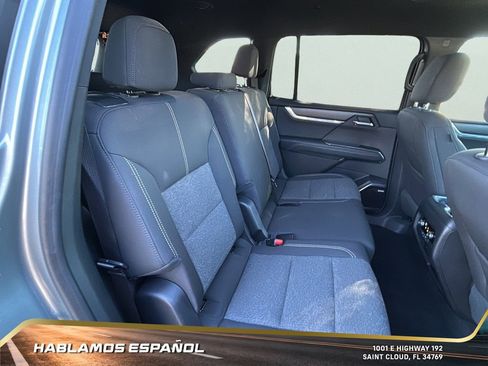 Used 2025 GMC Acadia Elevation image 32