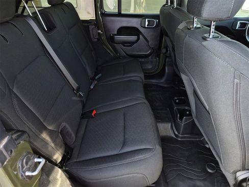 Used 2022 Jeep Wrangler Unlimited Sport S image 15