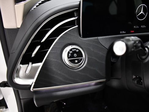 Used 2024 Mercedes-Benz E 350 4MATIC Sedan image 11