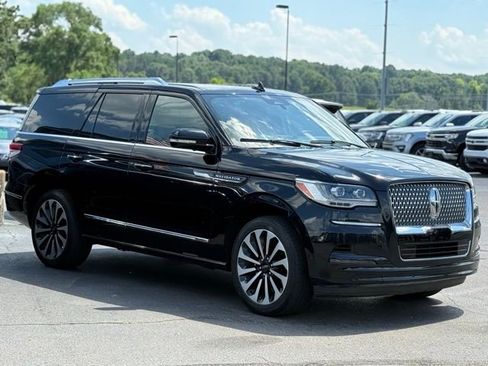Used 2022 Lincoln Navigator Reserve image 43