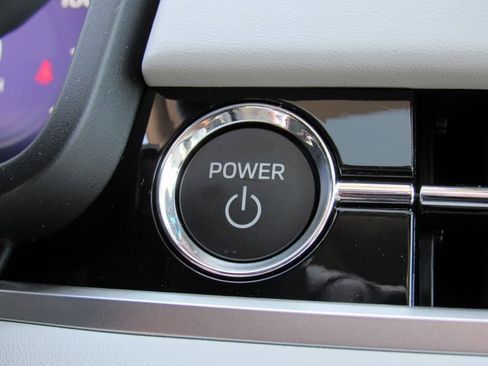 New 2025 Mitsubishi Outlander SEL image 18