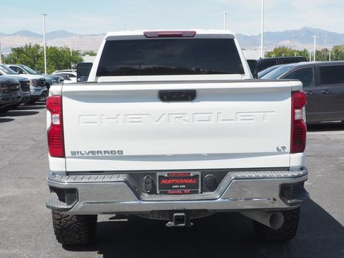 Used 2024 Chevrolet Silverado 2500 LT AWD/4WD image 6