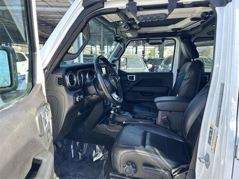 Used 2021 Jeep Wrangler Unlimited Sahara image 12