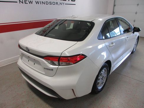 Used 2021 Toyota Corolla LE FWD image 15