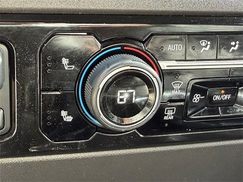 Used 2022 Chevrolet Silverado 1500 RST image 24