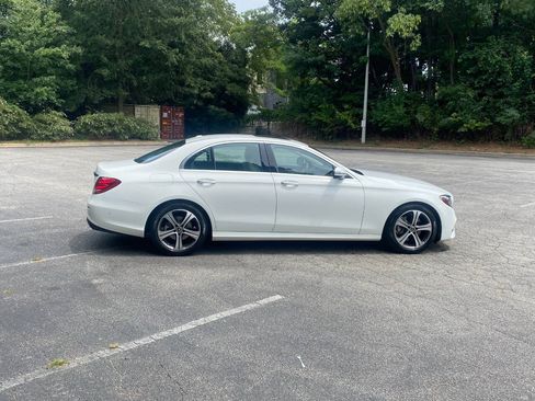 Used 2018 Mercedes-Benz E 300 image 4