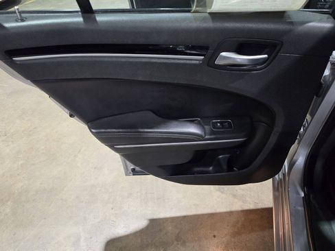 Used 2018 Chrysler 300 S w/ Safetytec Plus Group RWD image 26