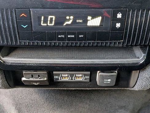 Used 2024 Jeep Wagoneer L Series II w/ Flexible Seating Group image 17