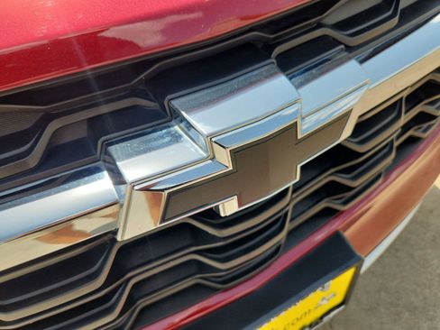 Used 2024 Chevrolet Trax LT w/ LT Convenience Package FWD image 30