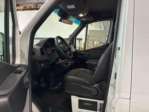 New 2025 Mercedes-Benz Sprinter 2500 image 7