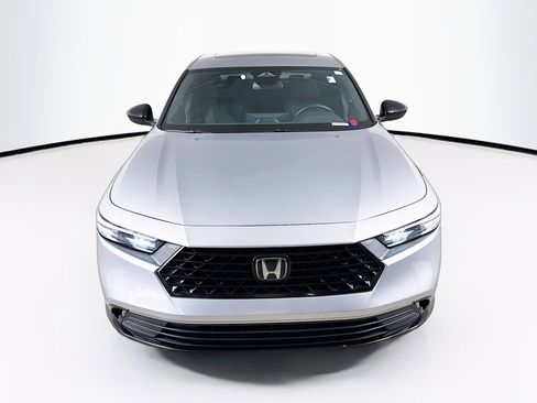 Used 2023 Honda Accord Sport image 3
