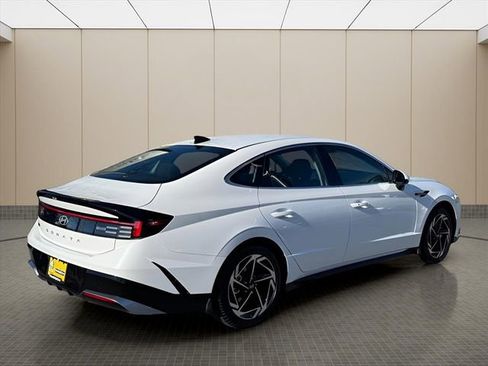 New 2026 Hyundai Sonata SEL FWD image 4