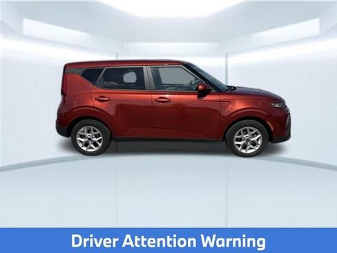 Used 2022 Kia Soul LX w/ Technology Package FWD image 5