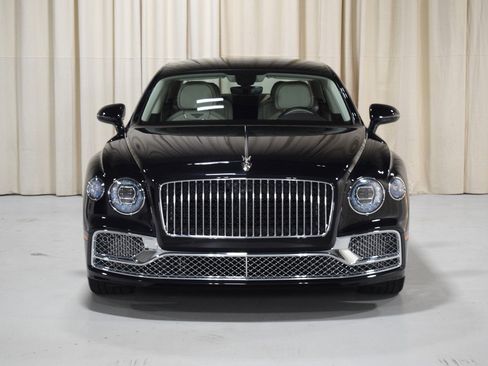 Certified 2020 Bentley Flying Spur W12 image 10