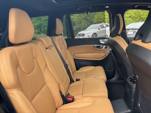 Used 2025 Volvo XC90 T8 Ultra w/ Protection Package Premier image 11