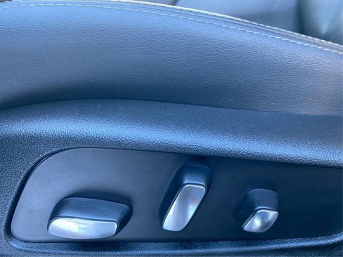 Used 2024 Cadillac XT5 Premium Luxury image 17