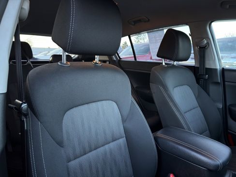 Used 2020 Kia Sportage LX image 18