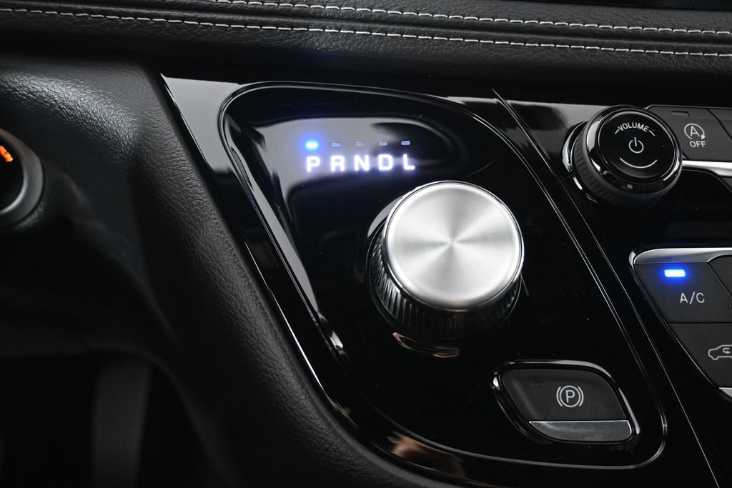 New 2027 Chrysler Pacifica Select AWD/4WD image 32