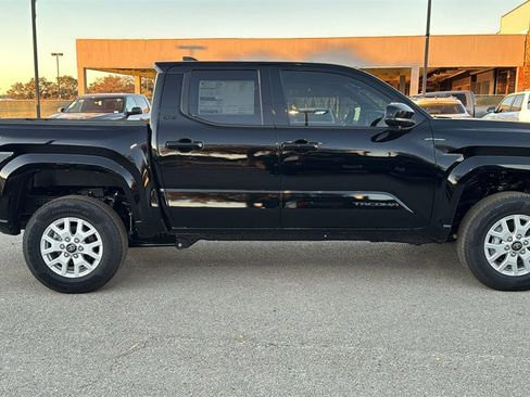 New 2025 Toyota Tacoma SR5 image 10