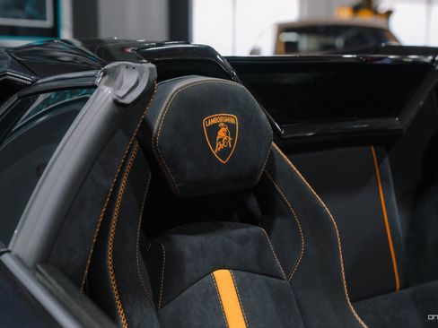 Used 2021 Lamborghini Aventador SVJ image 27