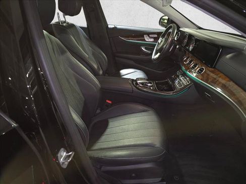 Used 2018 Mercedes-Benz E 300 4MATIC image 10
