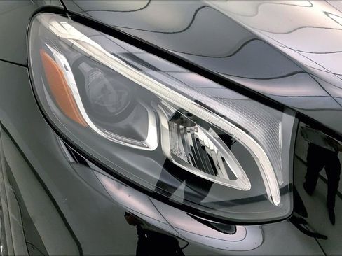 Used 2018 Mercedes-Benz GLC 300 4MATIC image 26