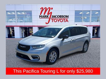 Used 2024 Chrysler Pacifica Touring-L