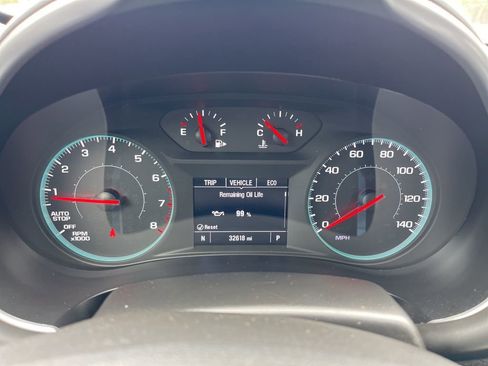 Used 2025 Chevrolet Malibu LT image 9