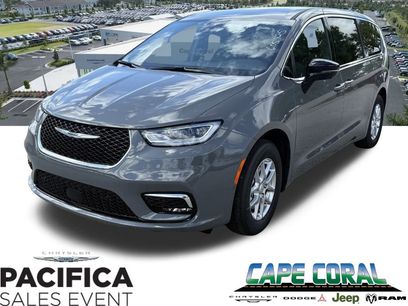 New 2025 Chrysler Pacifica Select