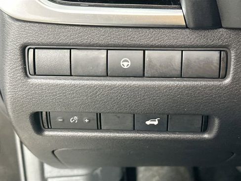 Used 2023 Nissan Rogue SL w/ SL Premium Package image 25