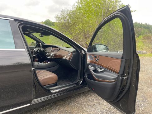 Used 2016 Mercedes-Benz S 550 4MATIC Sedan image 32