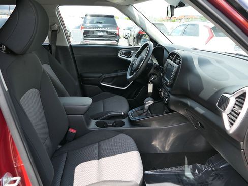 Used 2021 Kia Soul LX FWD image 26