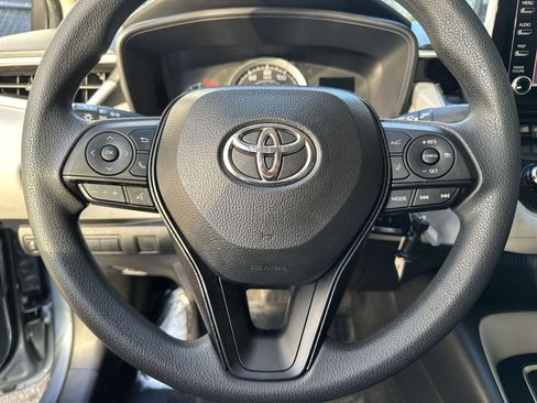Used 2020 Toyota Corolla LE image 11