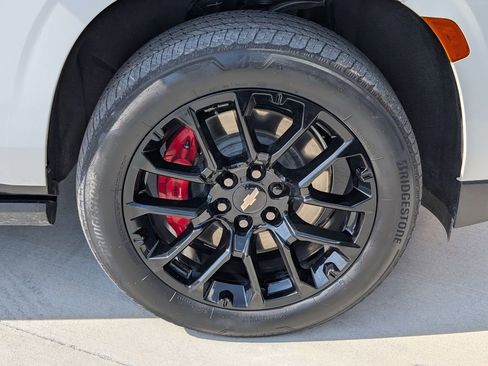 Used 2024 Chevrolet Tahoe High Country AWD/4WD image 28
