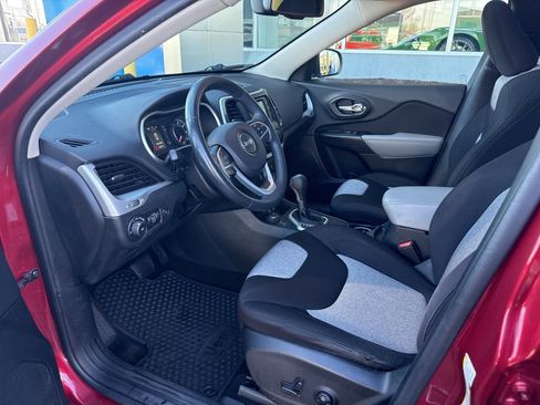 Used 2014 Jeep Cherokee Latitude w/ Comfort/Convenience Group image 18