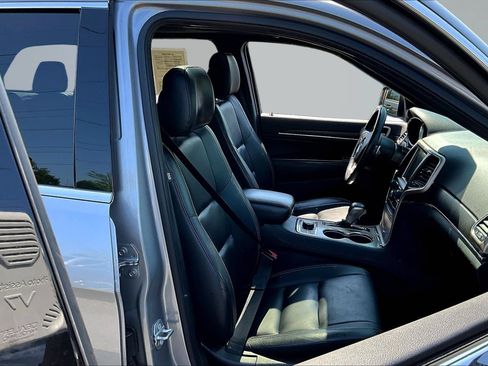 Used 2017 Jeep Grand Cherokee Limited w/ Trailer Tow Group IV AWD/4WD image 26