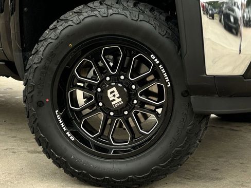 Used 2025 GMC Sierra 2500 SLT AWD/4WD image 10