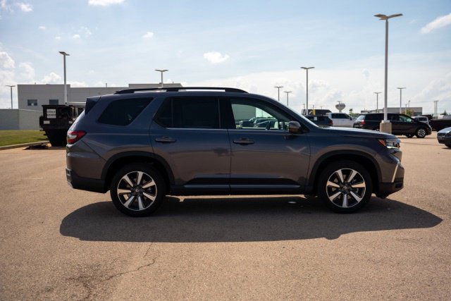 Used 2025 Honda Pilot Elite image 8