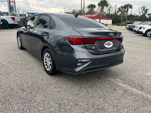 Used 2019 Kia Forte FE image 4