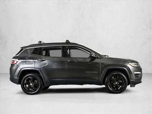 Used 2019 Jeep Compass Latitude AWD/4WD image 4