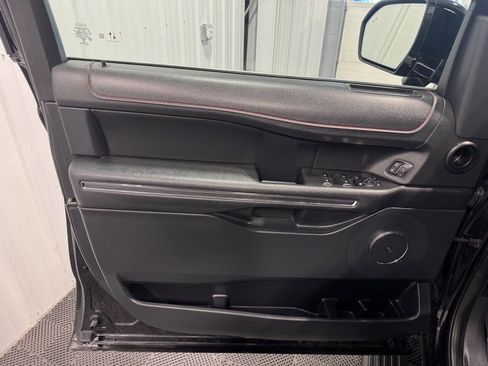 Used 2022 Ford Expedition Max Limited image 10