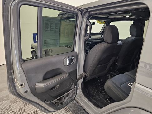 Used 2021 Jeep Wrangler Unlimited Sahara w/ Uconnect 4C Nav & Sound Group AWD/4WD image 24